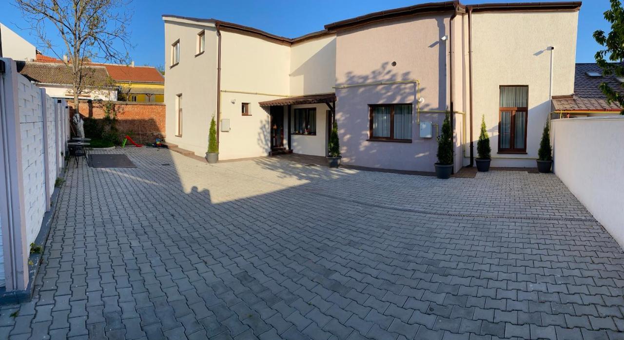 Victoria Rooms Oradea Exteriör bild