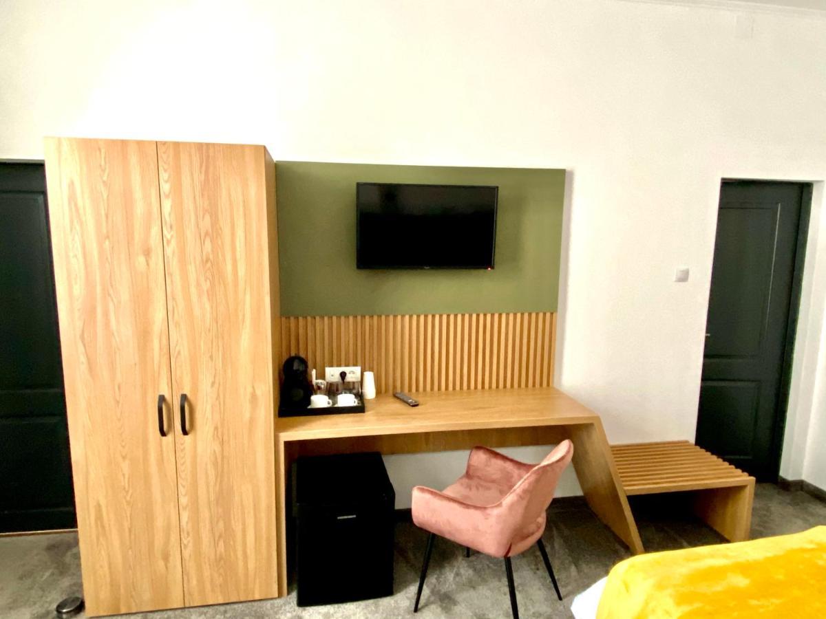 Victoria Rooms Oradea Exteriör bild