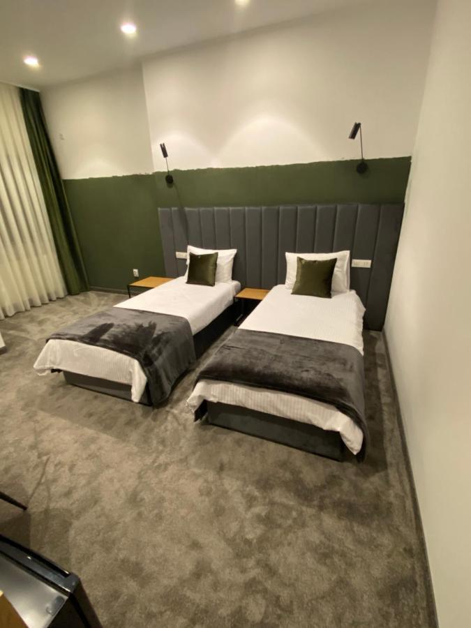 Victoria Rooms Oradea Exteriör bild