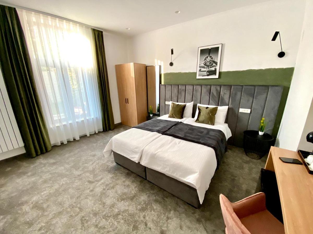 Victoria Rooms Oradea Exteriör bild