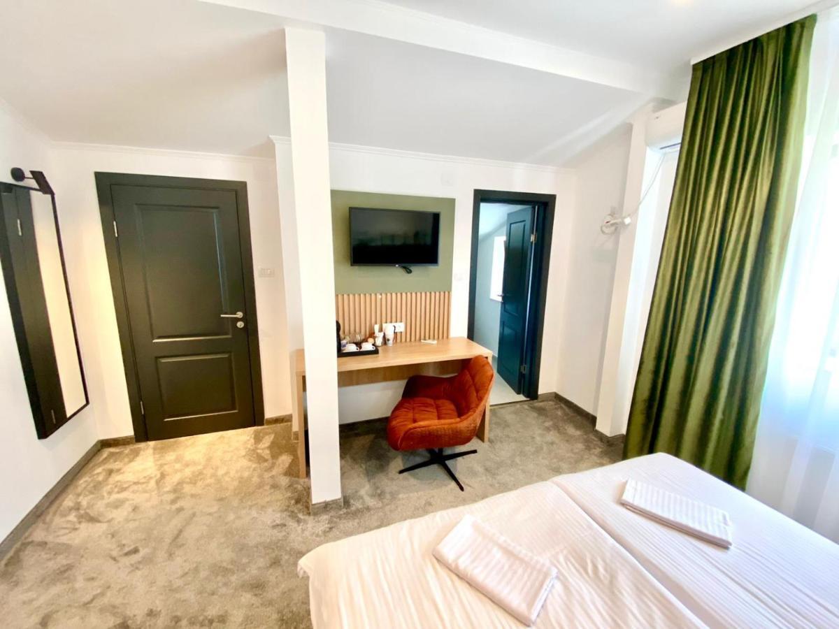 Victoria Rooms Oradea Exteriör bild